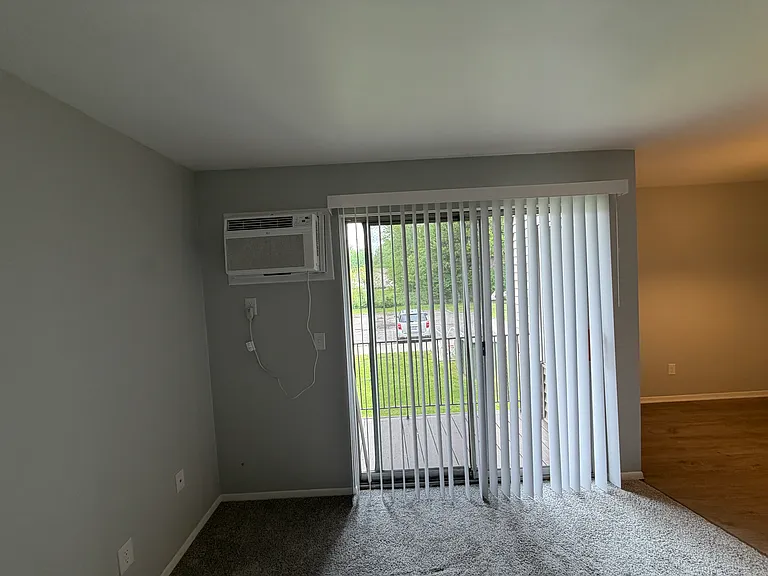 21661 Hillside Dr #D1 — Photo 9