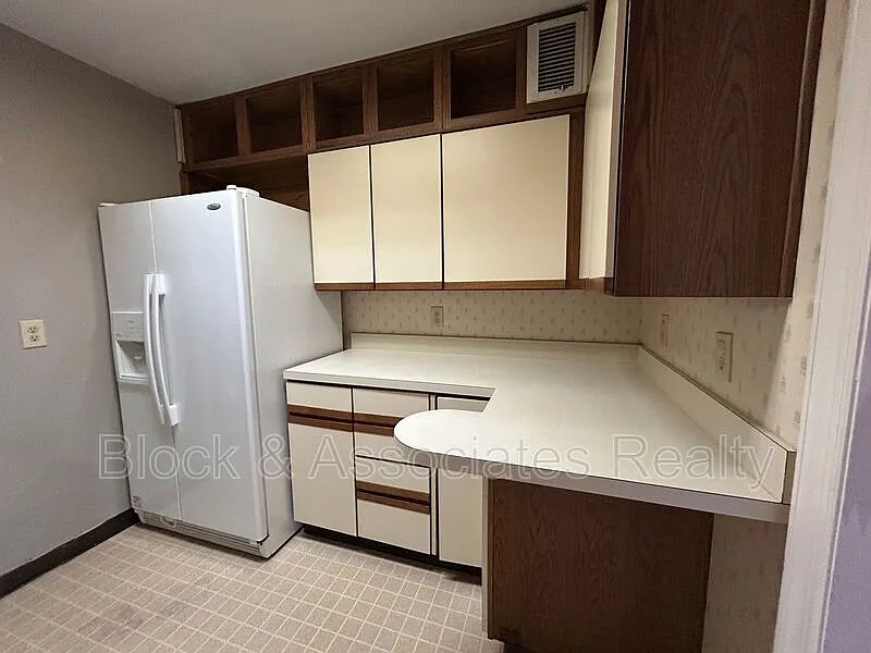 2 bed, 2.5 bath, $1,150 — Photo 3