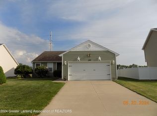 1199 Wildflower Dr, Holt, MI 48842