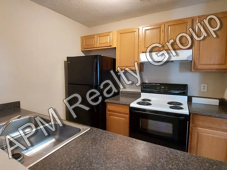 117 Country Town Dr — Photo 2