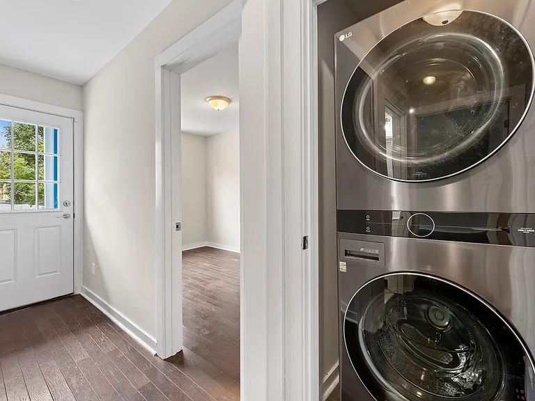 318 Wake Pl — Photo 13