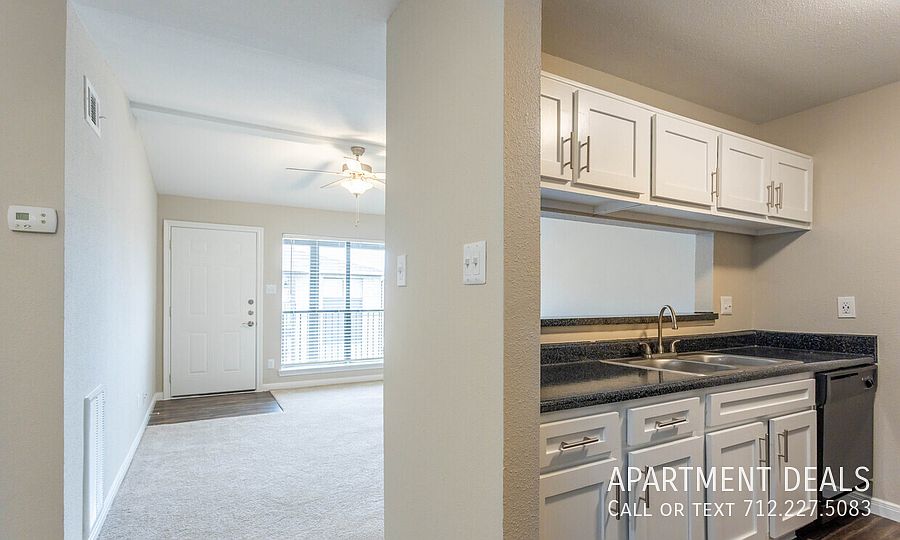1st image of 1117 Queens St #1852