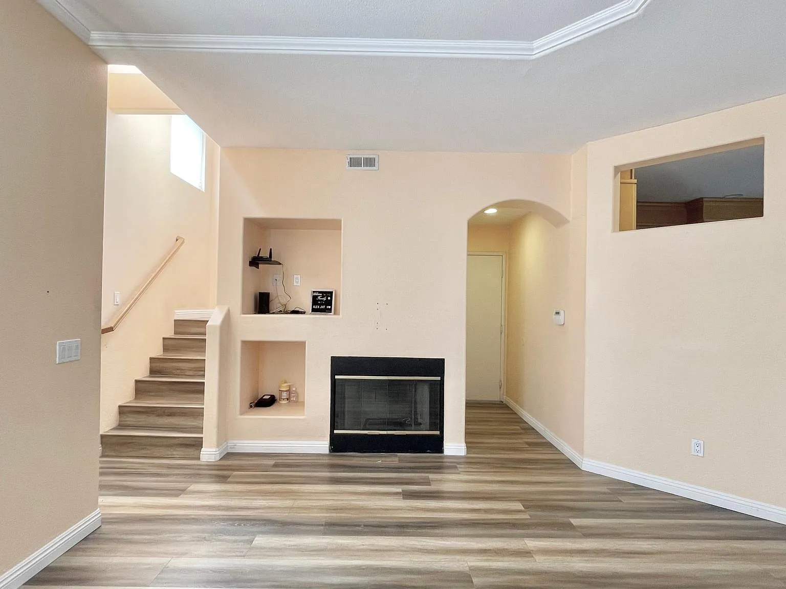 4 bed, 2.5 bath, 1345 sqft, $3,948 — Photo 4