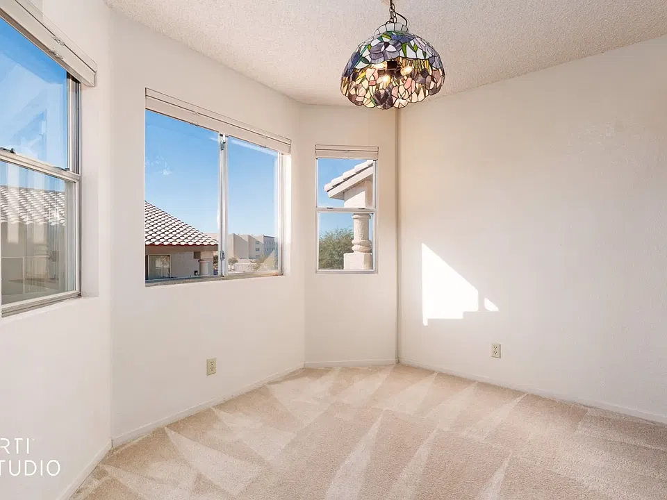 421 Mesa Blvd #201-1