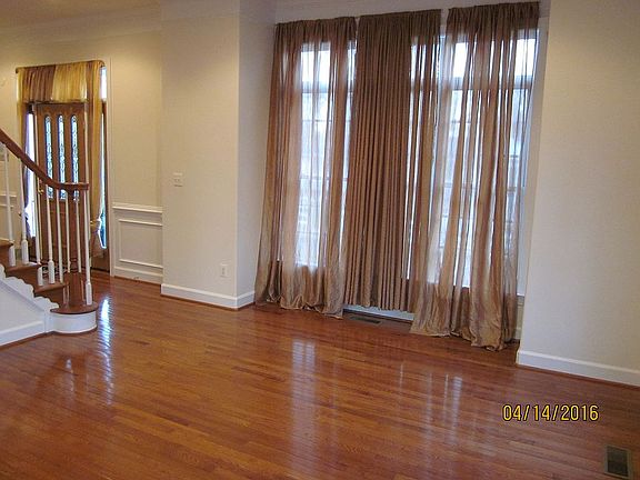 Living Room w/ Hardwood Floo
