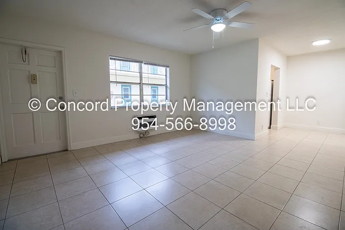 2537 Lincoln St #3 — Photo 3