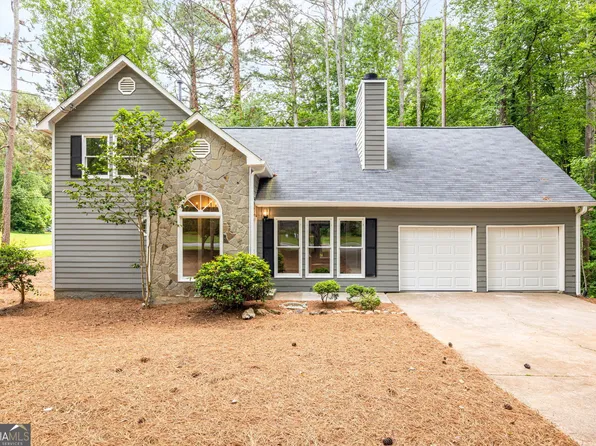 768 Presidential Dr, Dallas, GA 30157