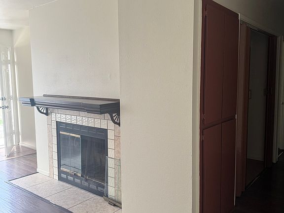 4th image of 4426 White Ln APT A
