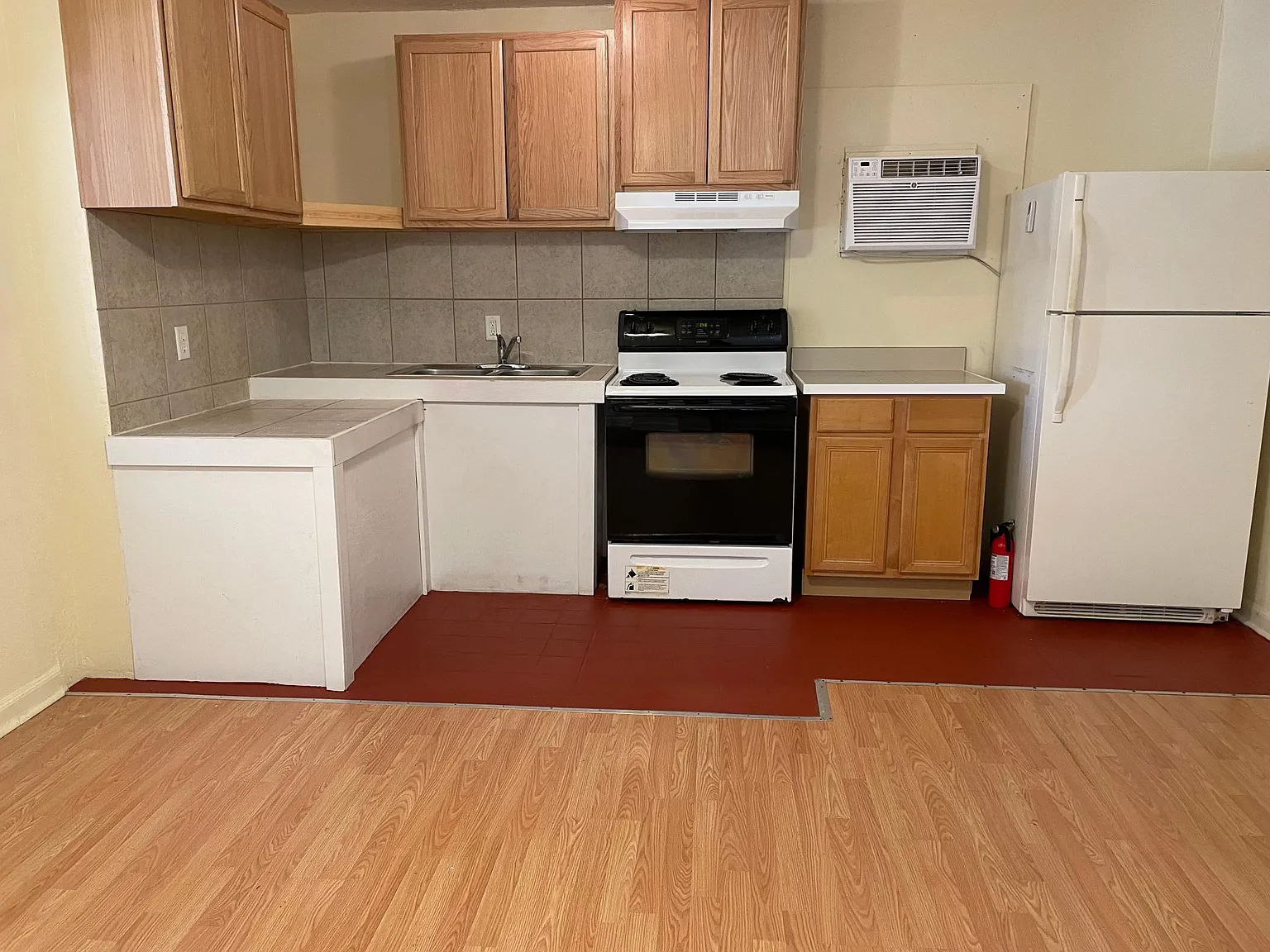 2 bed, 935 sqft, $1,000 — Photo 3