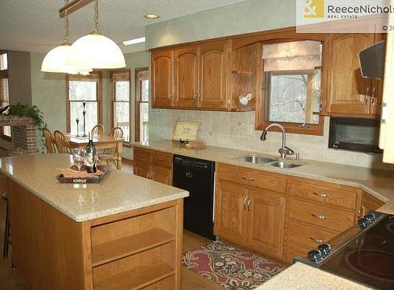 5th image of 6120 W 157th St