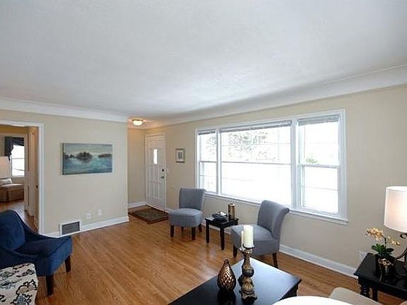 Spacious, sunny Living Room!