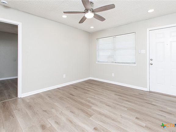 4th image of 1501 Hammond Dr