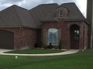 105 Cebby Ln, Youngsville, LA 70592