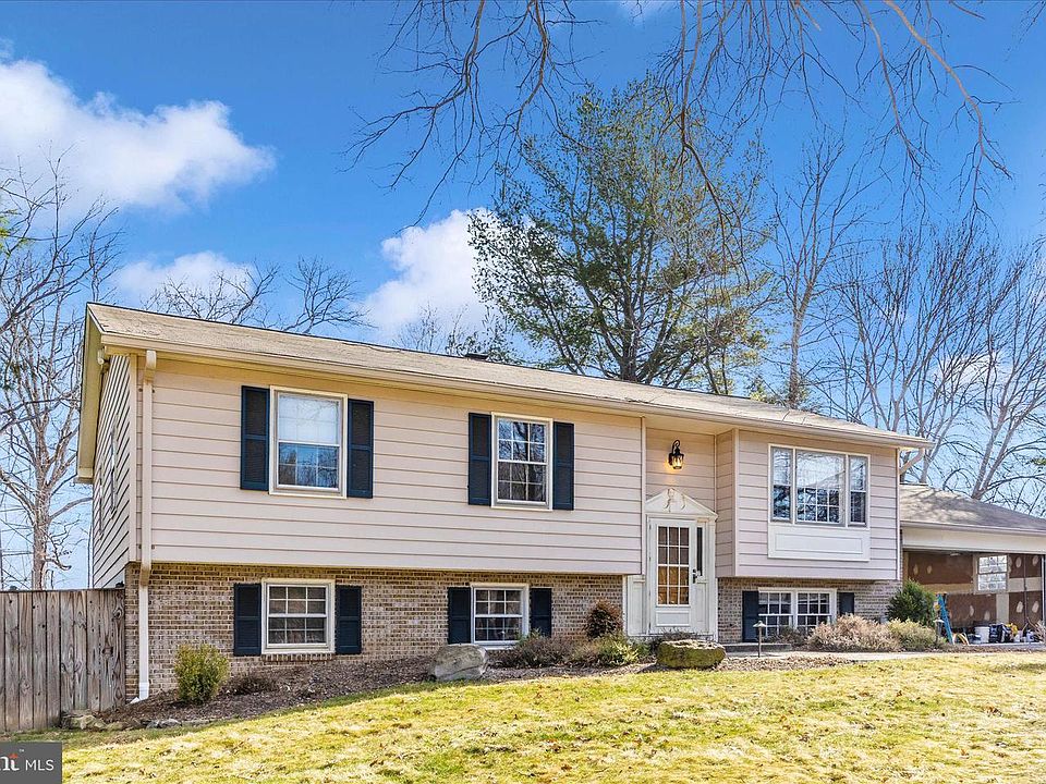 1st image of 8602 Burnt Hickory Cir