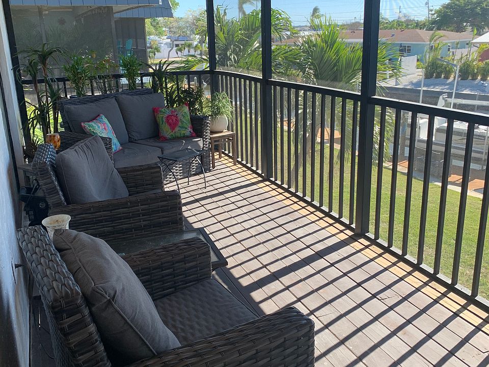 Upstairs Lanai.