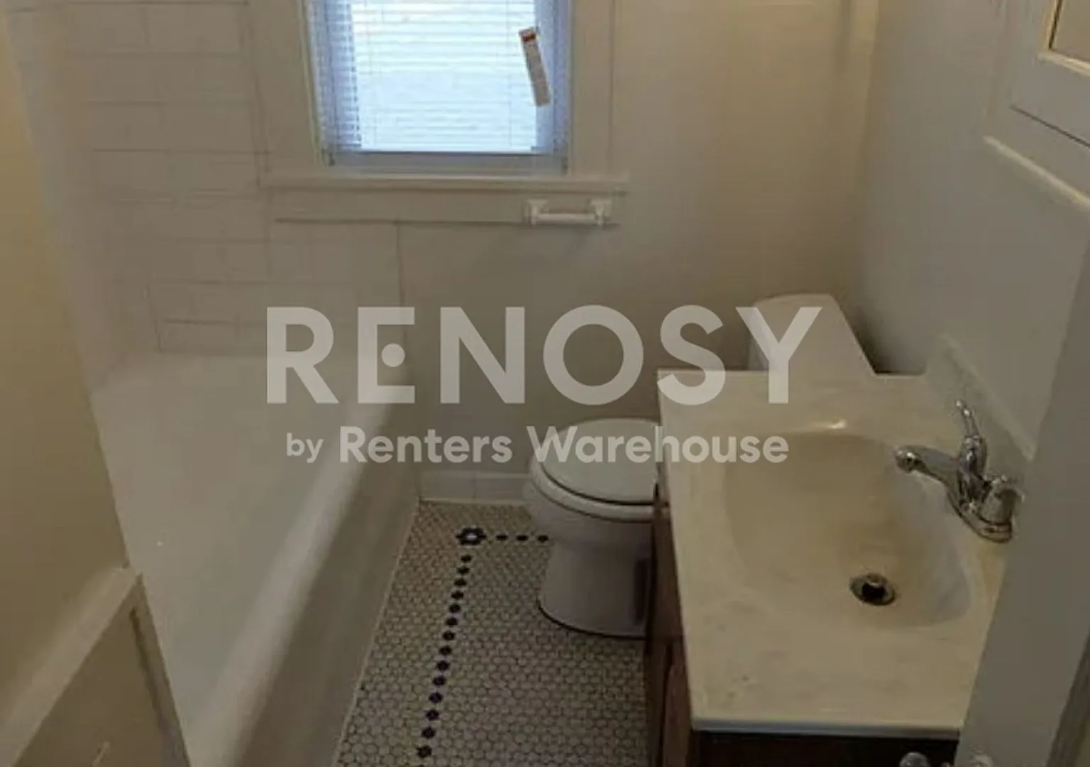 Available September 14th 2 Bedroom 1 Bath Duplex in Minneapolis — Photo 2