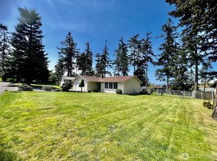 2137 N Colonial Way, Oak Harbor, WA 98277