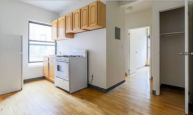 1st image of 322 E 14th St APT 3R
