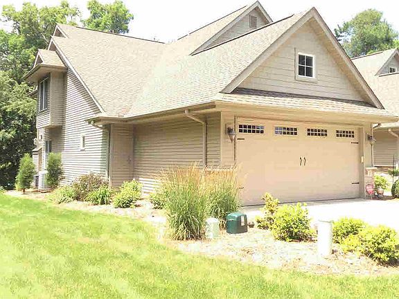 3rd image of 1 College Hill Ct