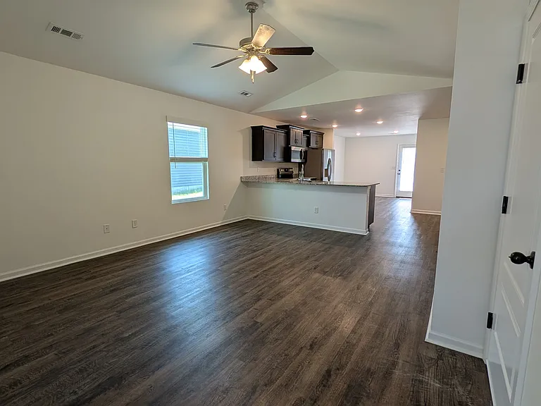 720 Short Leaf Ln — Photo 5