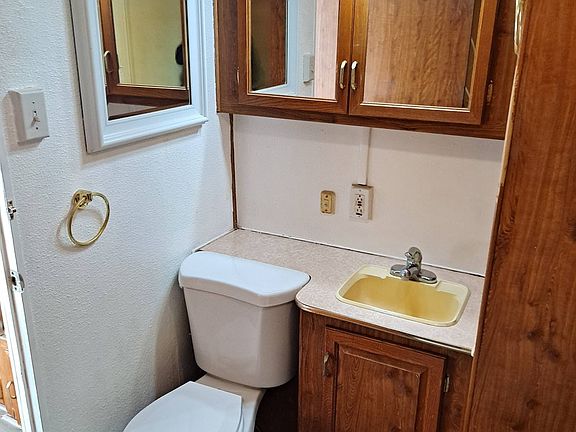 3rd image of 513 E Saint Andrew Pl #17