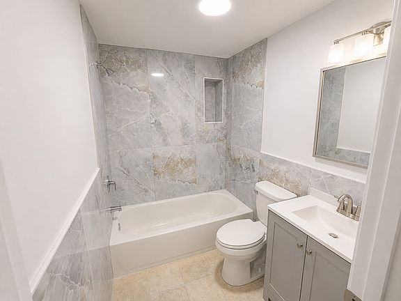 4th image of 1285 Jefferson Ave #1