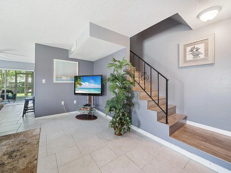 422 Blue Jay Ln — Photo 6
