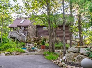 26 Teal Rd, West Milford, NJ 07480