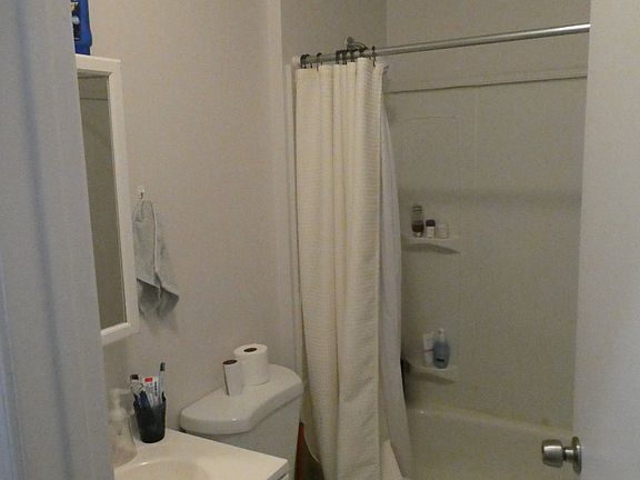 4th image of 326 N Preston St #1