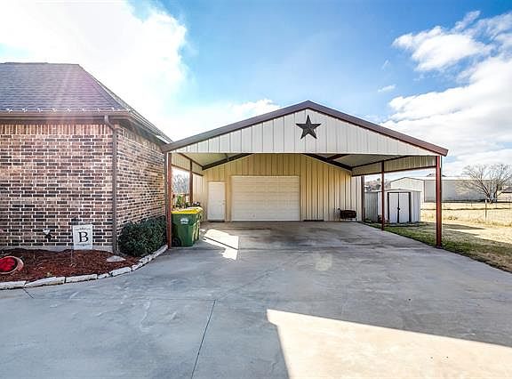 3rd image of 5708 Crow Creek Ln