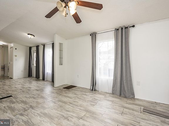 4th image of 715 Javelin Way #715