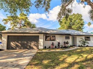 2 Oak Ave, Palm Harbor, FL 34684