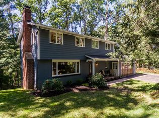 2 Pine Cone Dr, Pittsford, NY 14534