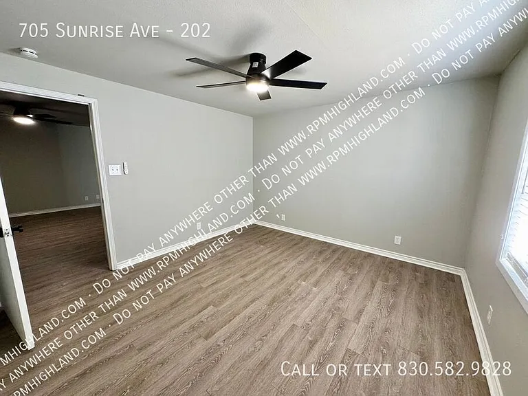 705 Sunrise Ave #202 — Photo 19