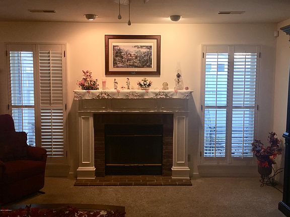 3rd image of 4039 Cambridge Cir