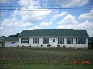 1593 Stag Dr, Auburn, PA