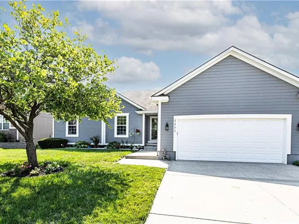 1111 NW Boxelder Ct, Grain Valley, MO 64029