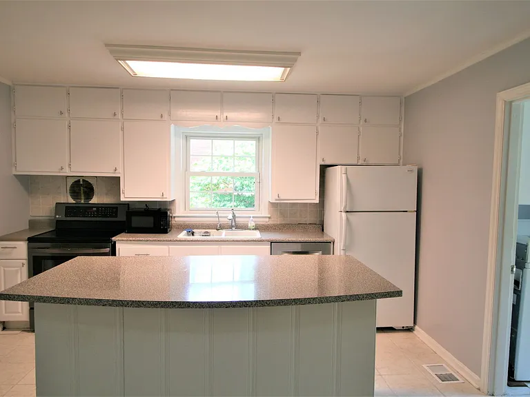 529 Reed Ln — Photo 7