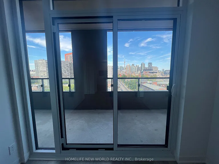 285 Dufferin St #811 — Photo 15
