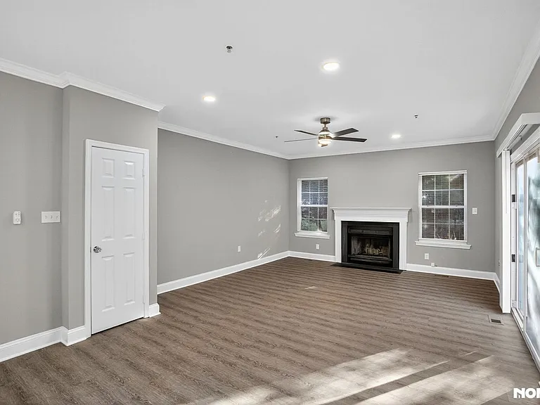 7 Hickory St — Photo 3