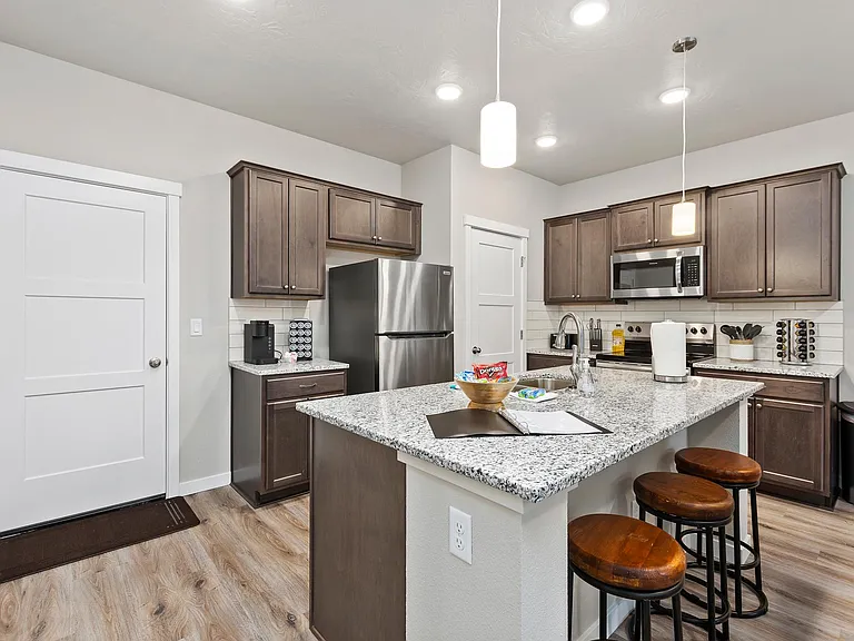 471 N Tessa Ln — Photo 26