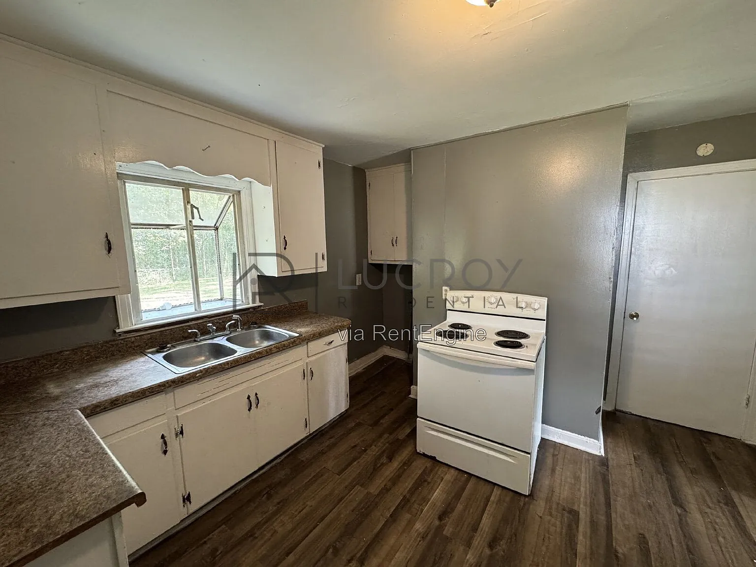 3 bed, 1.0 bath, 1032 sqft, $1,150 — Photo 4