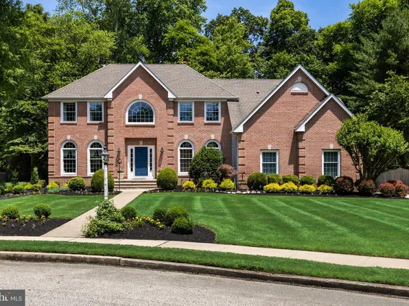 1 Lucas Ct, Mount Laurel, NJ 08054