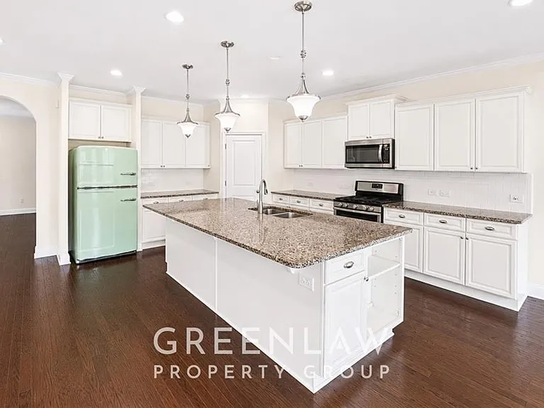 7403 Lowery Oak Dr — Photo 8
