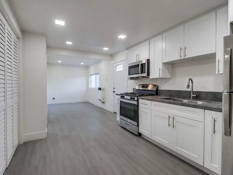 4774-80 W Point Loma Blvd — Photo 12