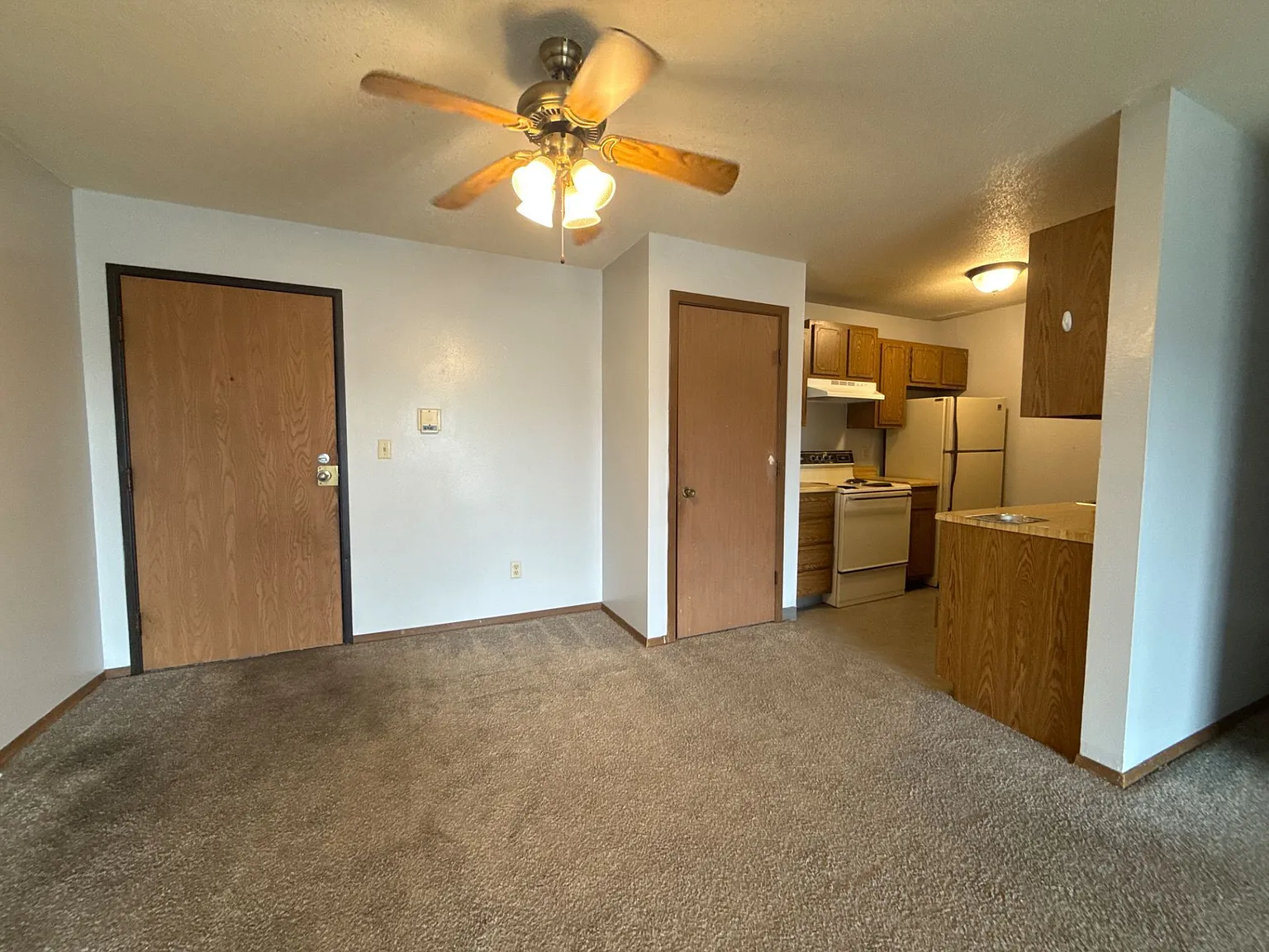 Amber Leaf Apartments — Photo 3