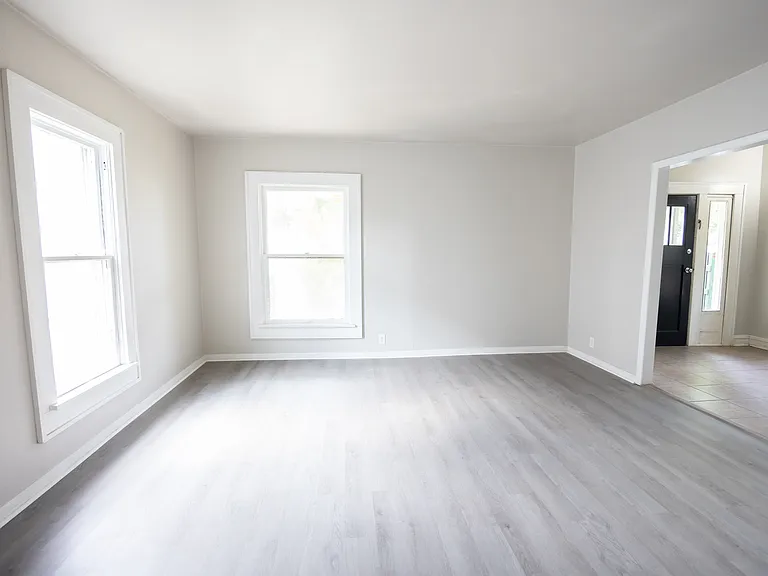 413 E Hazel Ave — Photo 11