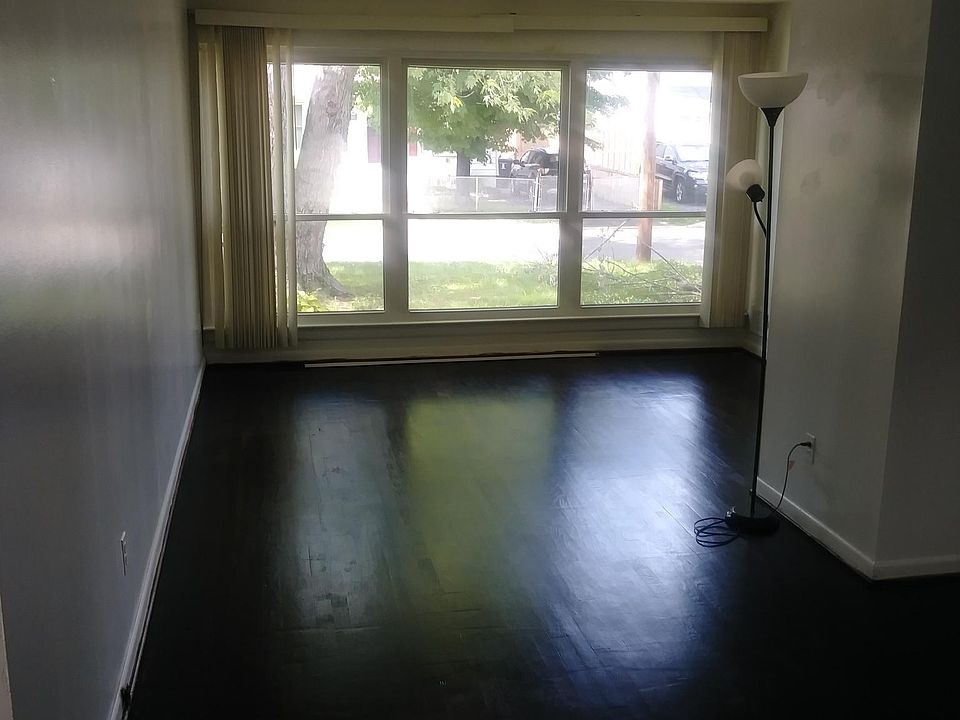 1st image of 922 19th St S