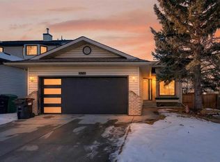 328 NW Douglas Ridge Close SE, Calgary, AB T2Z2M4