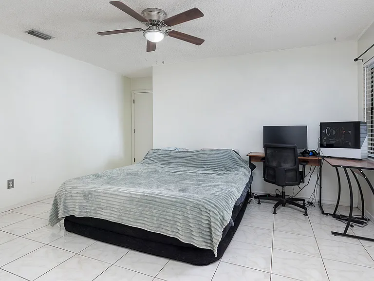 3331 Whispering Dr N — Photo 13